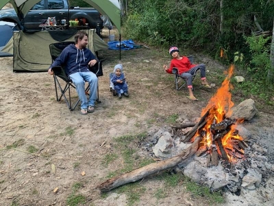 C08_2020-06-27_Relaxing by the campfire
