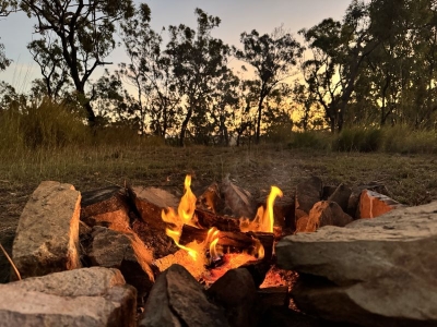 C07_25-06-14_Campfire